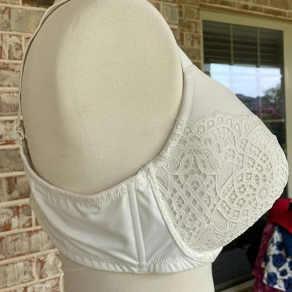 Auden White Battenberg Lace Plus Size Balconette Bra - Picture 7 of 12
